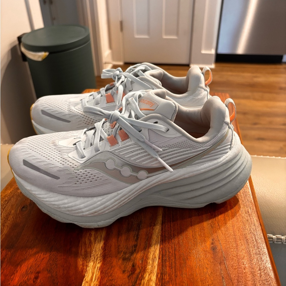 Saucony Women's White and Gray Athletic Shoes